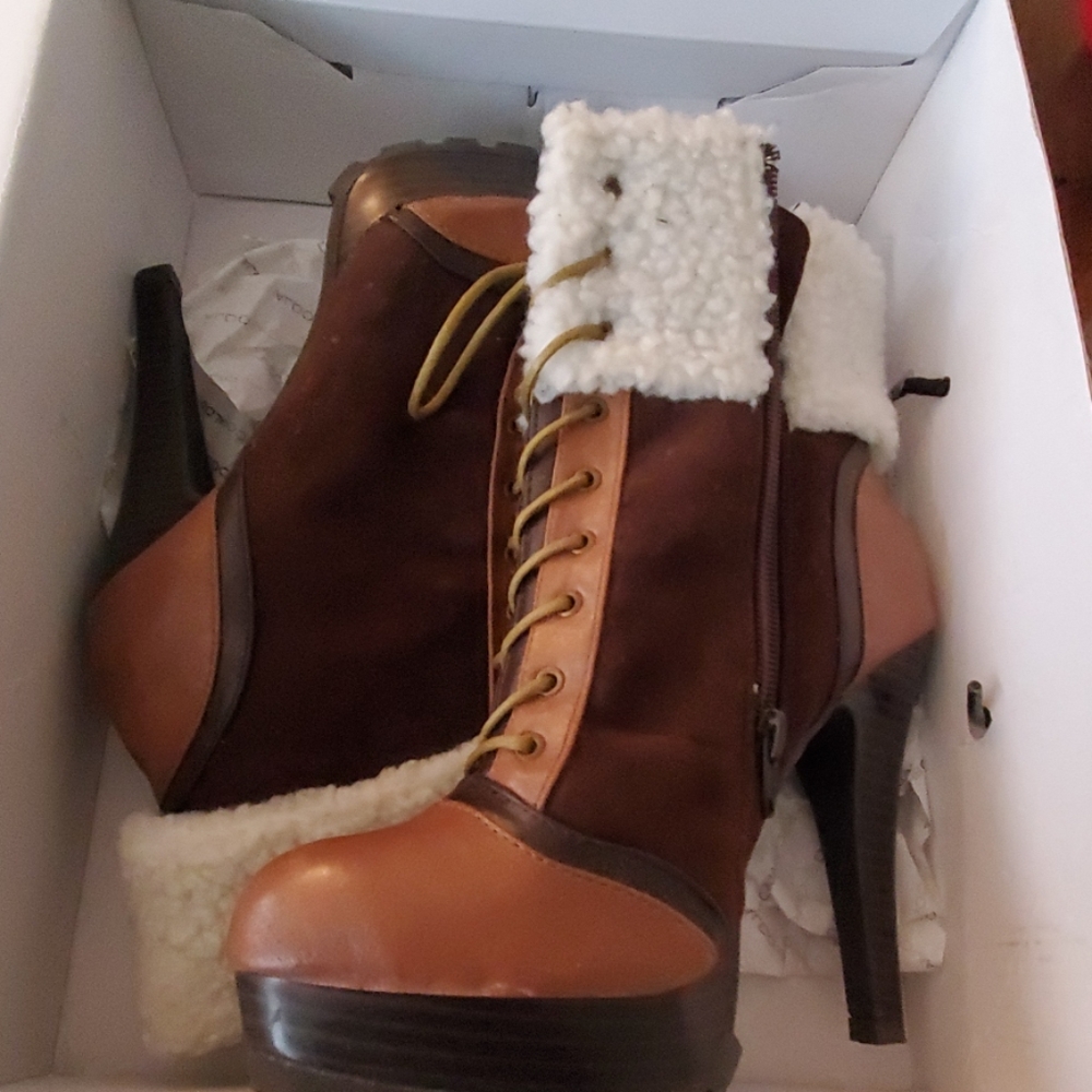 Boots - Picture 2 of 3